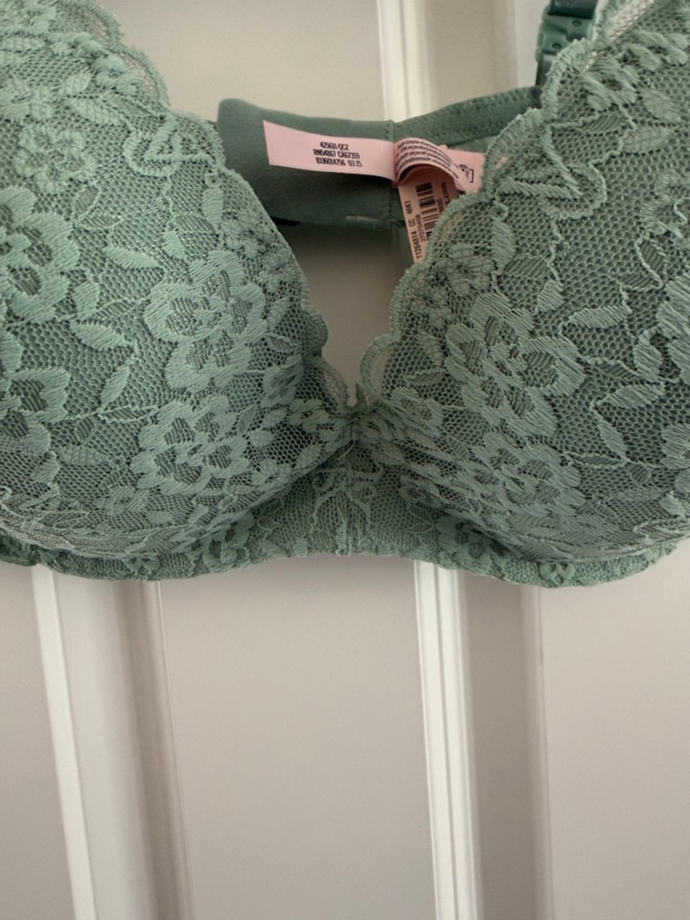 Victoria's Secret Sage Green Lace Push-Up Bra - Picture 4 of 4